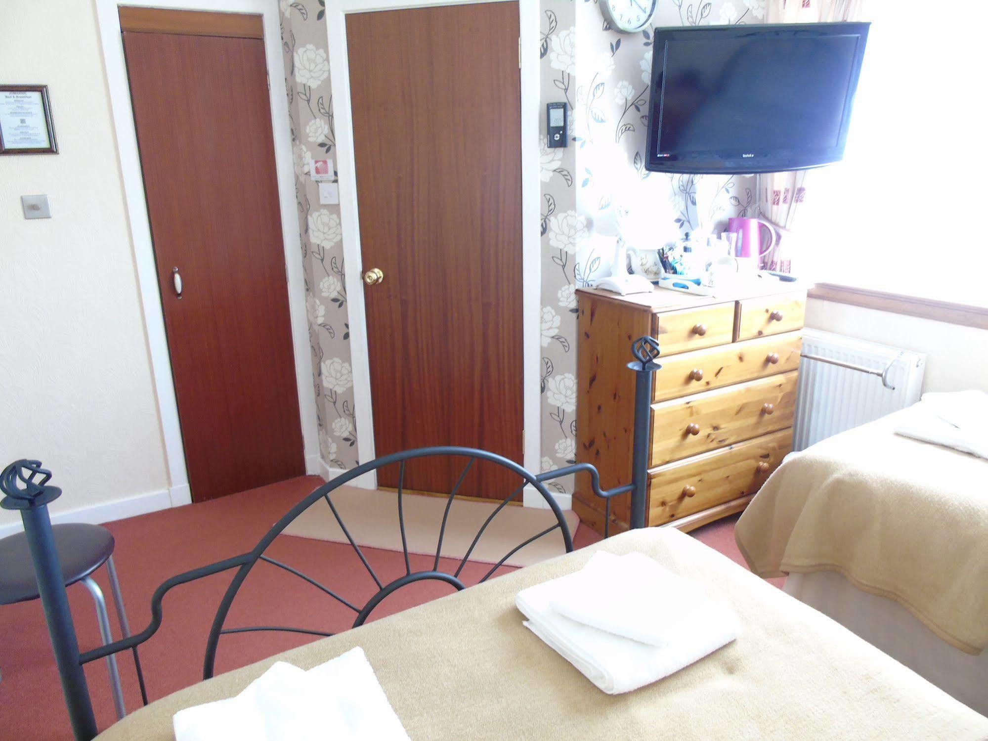 Jomarnic B&B ロジーマス エクステリア 写真